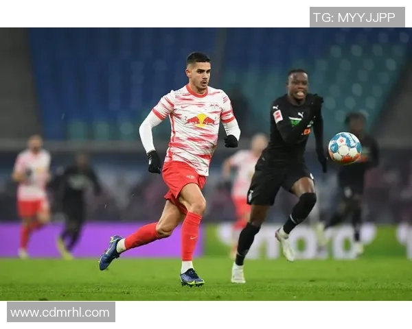 曼联与莱比锡红牛精彩对决瞬间回顾及赛后分析图集 曼联与莱比锡红牛精彩对决瞬间回顾及赛后分析图集